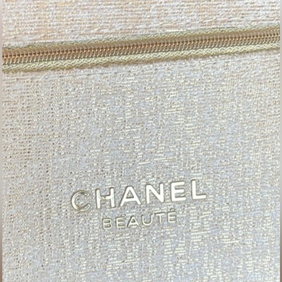 Chanel Beauty Makeup Case - Picture 3 of 4